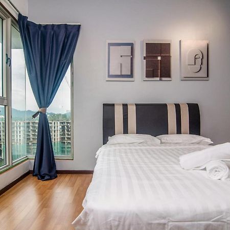 Flora Residence One South By Idealhub Seri Kembangan Bagian luar foto