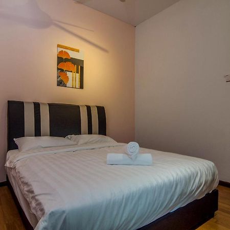 Flora Residence One South By Idealhub Seri Kembangan Bagian luar foto
