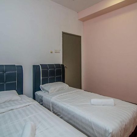 Flora Residence One South By Idealhub Seri Kembangan Bagian luar foto
