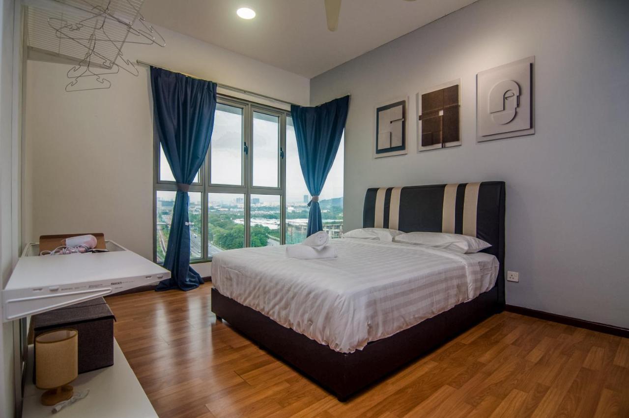 Flora Residence One South By Idealhub Seri Kembangan Bagian luar foto