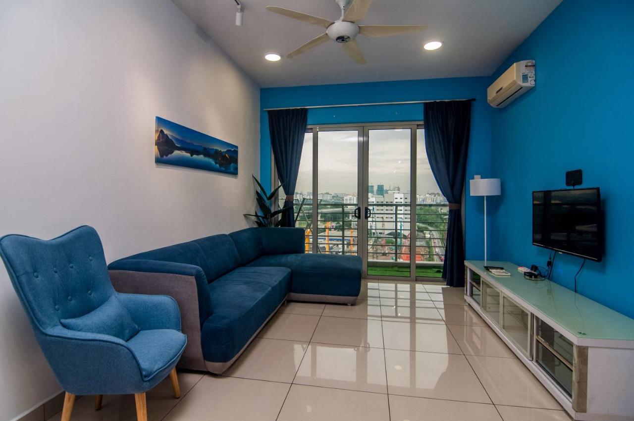 Flora Residence One South By Idealhub Seri Kembangan Bagian luar foto