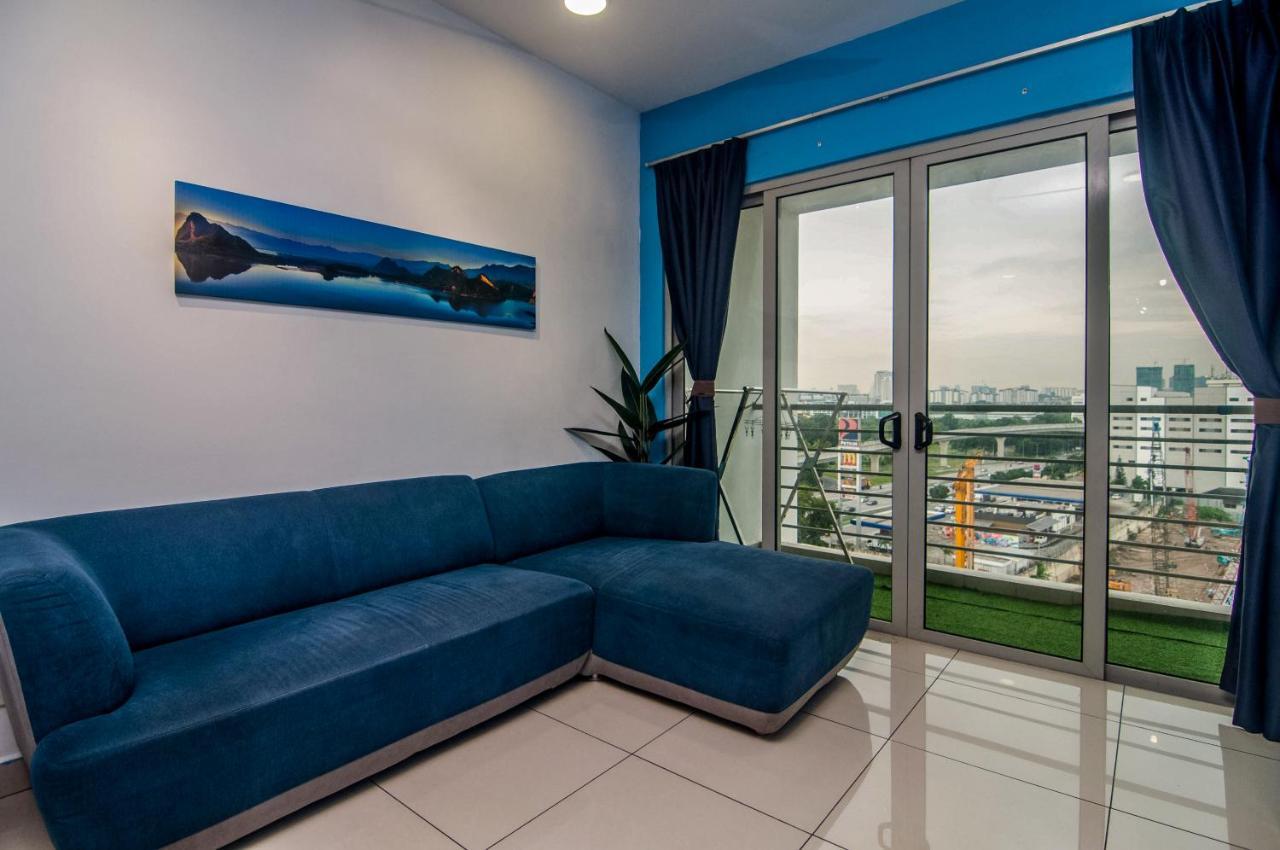 Flora Residence One South By Idealhub Seri Kembangan Bagian luar foto